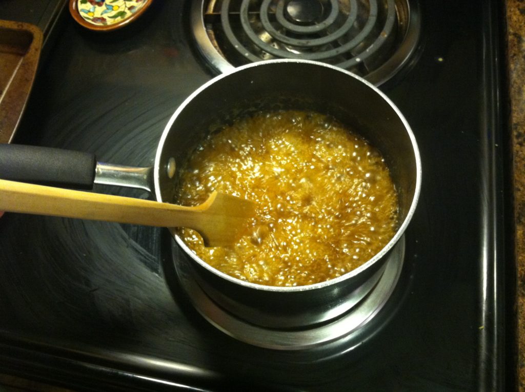 how to make easy saltine toffee #christmascrack 