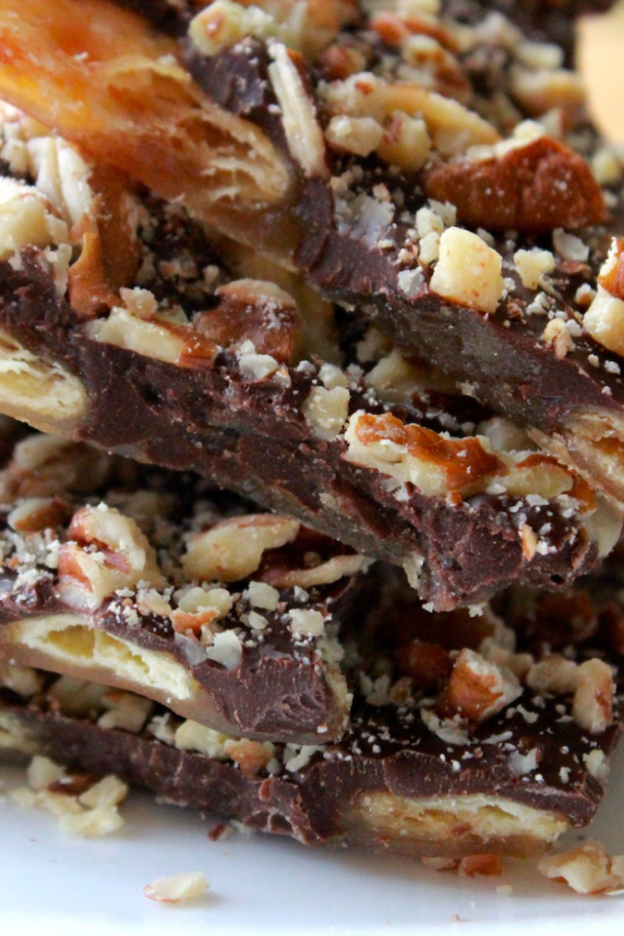 easy saltine toffee #christmascrack 