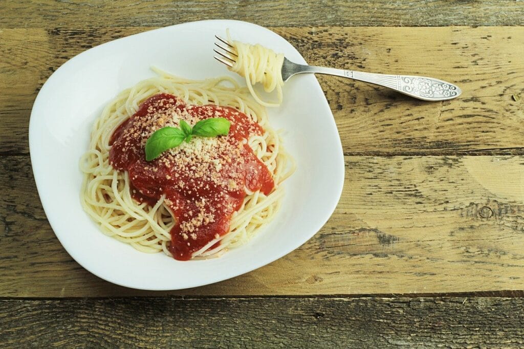 a plate of spaghetti - an inexpensive meatless meal idea